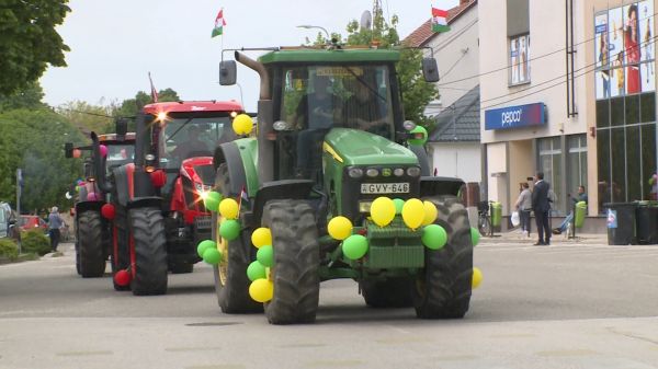 Vidámballagás Csornán