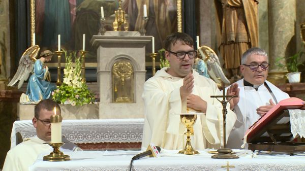 Szentmise a csornai premontrei templomban